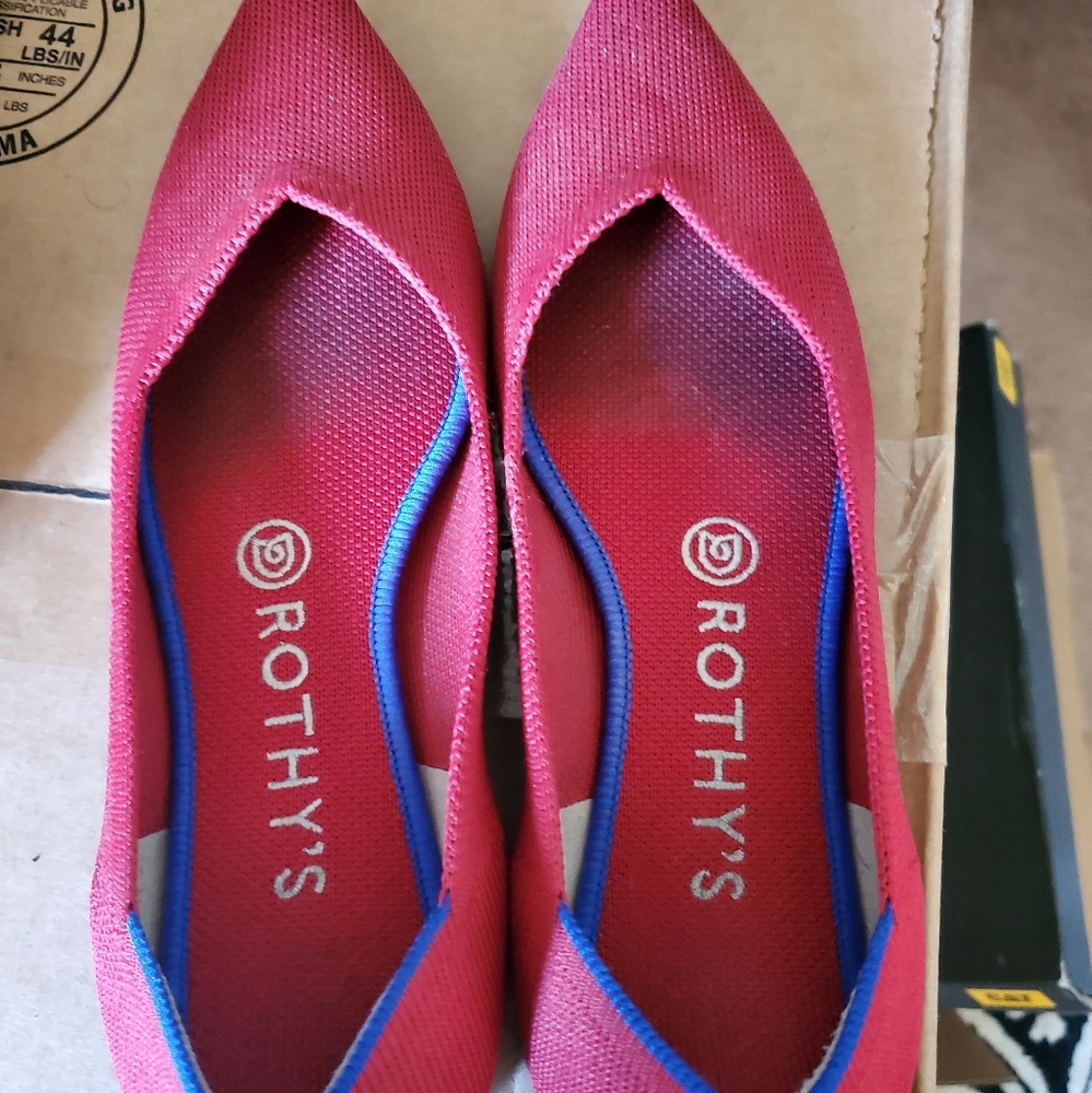 Chilli Red pointed Rothy